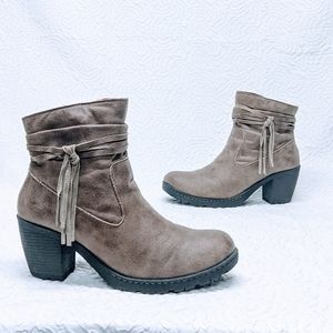 B.O.C. Aliduci Tassle Boots sz 11M